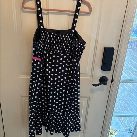 Black and White Polka Dot Dress with Pink Accent - Picture 6 of 6